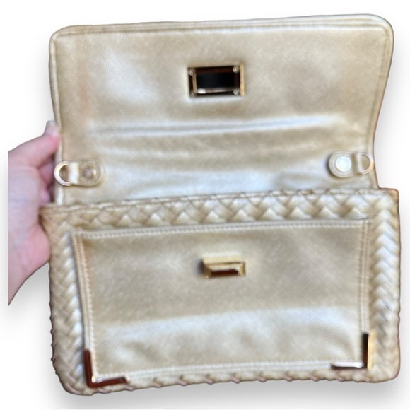 Deux Lux Convertible Crossbody Clutch Bag in Woven Metallic Gold Vegan Leather - Picture 12 of 15